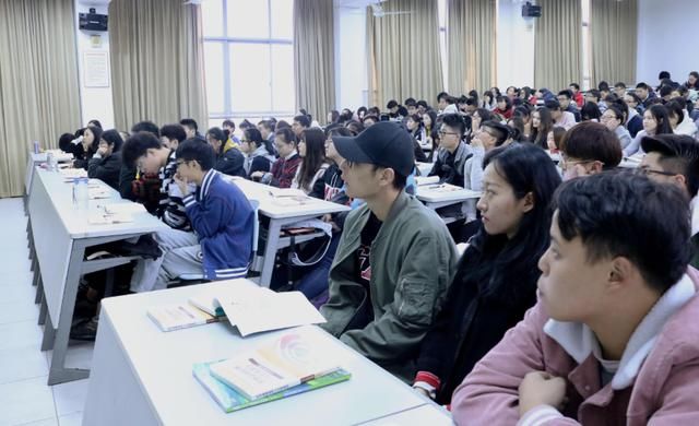 大学“挂科率”高的学科，而且补考更艰难，学生要重视