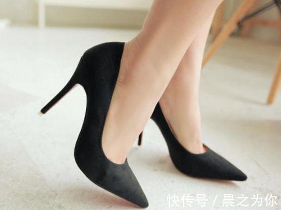 feel 可以漏出脚型的尖头细跟高跟鞋,也是男人的最爱!