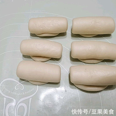 这道蛋黄酥真的是不讲究,有啥放啥都好吃