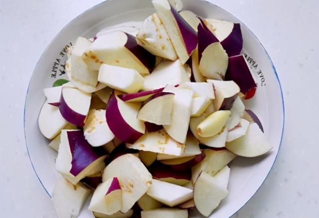 东北菜|东北菜地三鲜,学会1招,炸茄子不吸油更健康,学会不用点外卖了