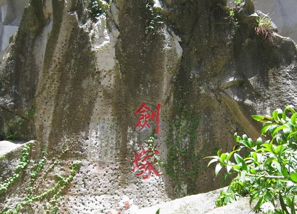 张无忌@倚天后传:张无忌与周芷若旧情复燃,赵敏嫁给老男人让张无忌后悔