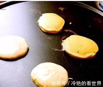 香蕉饼|教你自制香蕉饼,一根香蕉,一颗鸡蛋,太好吃了,大人小孩都喜欢