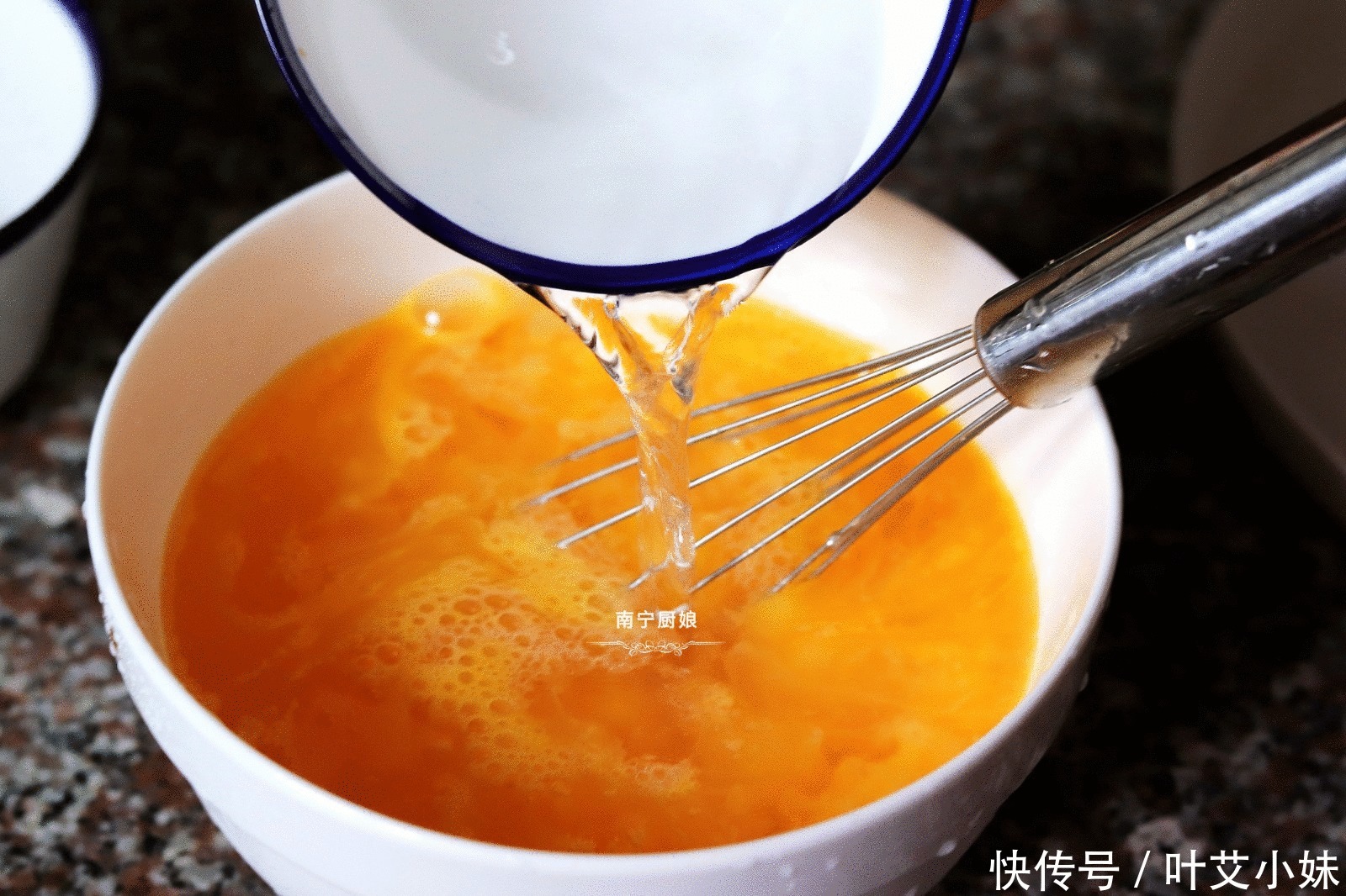 大人|秋天吃肉不如吃这碗鸡蛋羹,鲜嫩爽滑又营养美味,大人小孩都爱吃