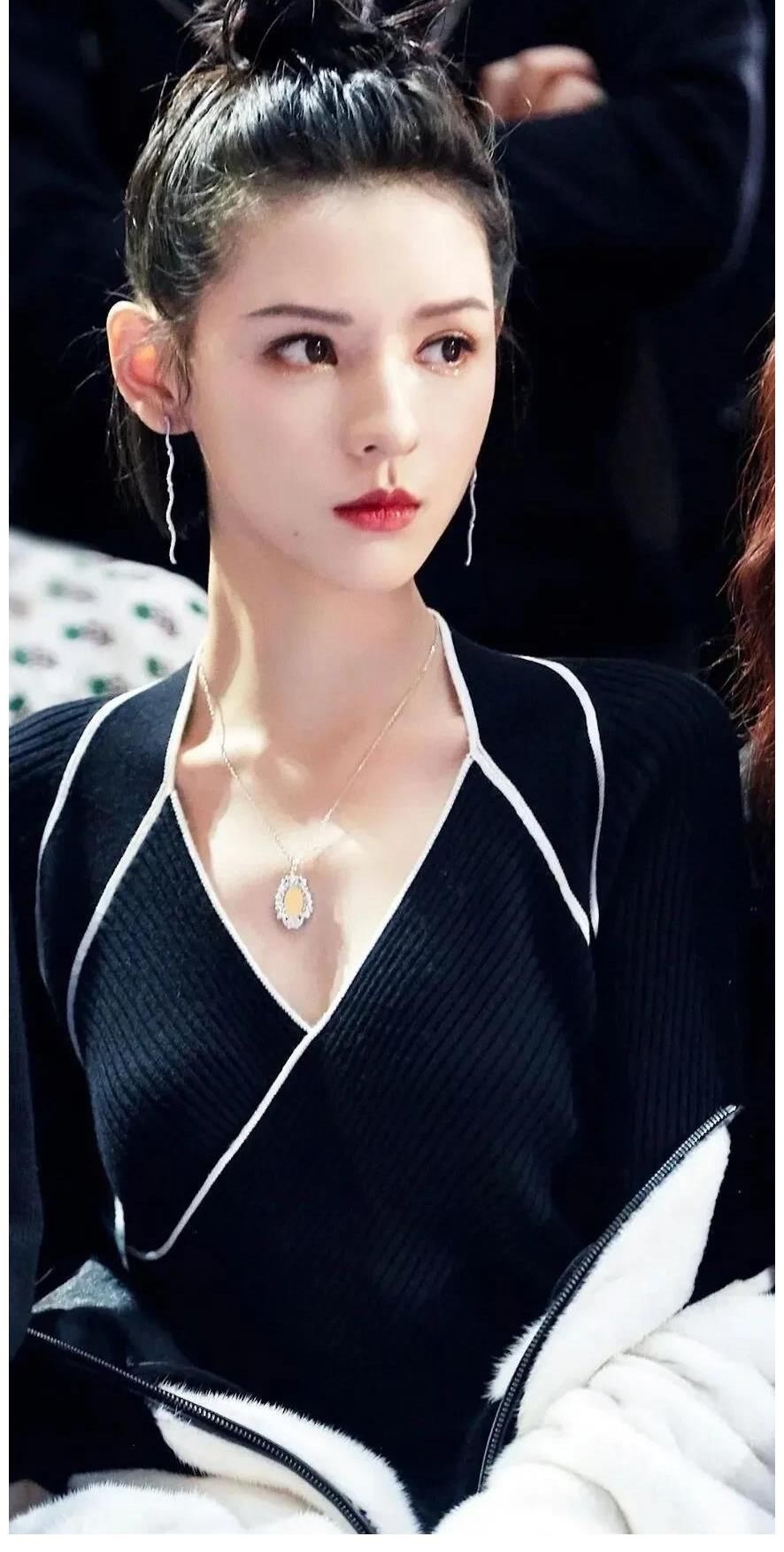 虞书欣|顶流妈妈找大师，蔡徐坤，虞书欣，张予曦，流量女爱豆烟瘾难戒