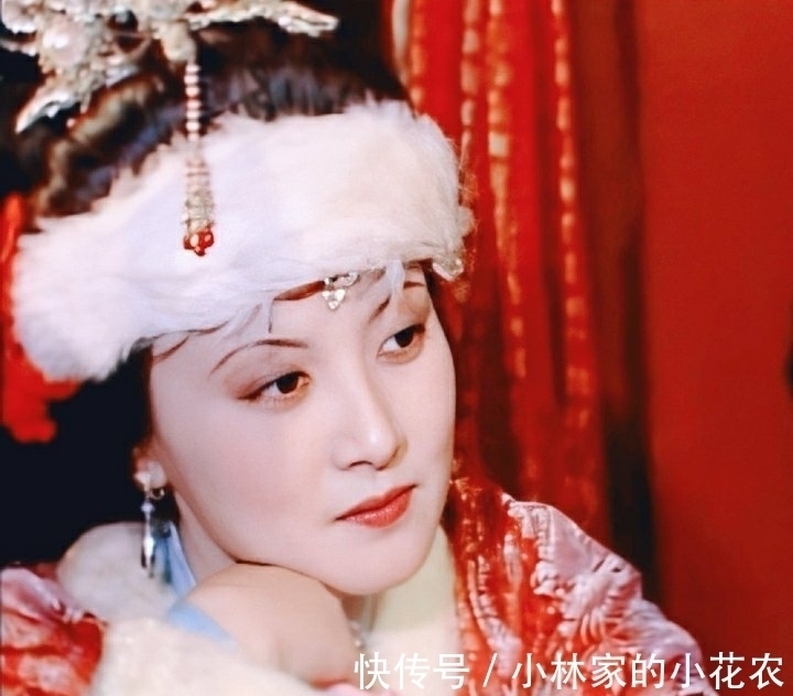 姨娘们#王熙凤送刘姥姥28两银子，却为一吊钱得罪探春，贾母：你真没用！