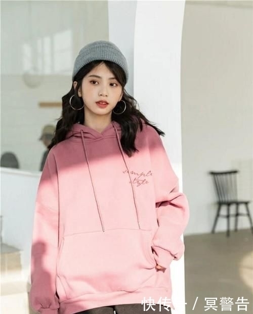 搭配|“卫衣”有你想象不到的时尚美!是直男最爱女生穿搭的单品了!