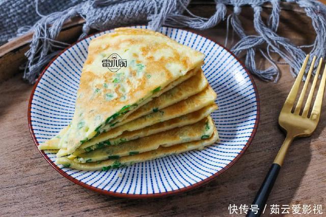 少量|儿子最爱吃的早餐饼,不用揉面,不用整形,2块钱就能吃饱!