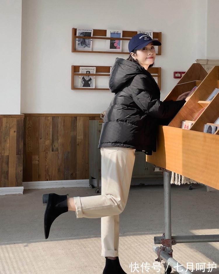 减龄 适合中年女人的“黑羽绒服”穿搭,不老气、不显胖,体面又减龄