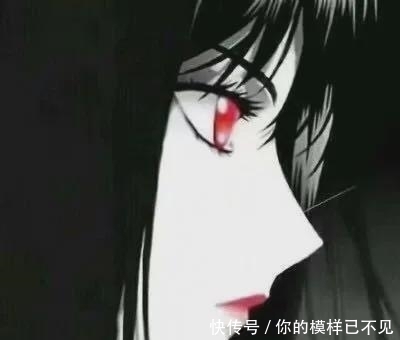 动漫头像：草地上的小羊好幸福，站在自己巨大的食物上