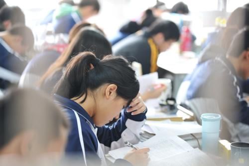 孩子|教育厅发布通知，“学渣”坐不住了，家长：难道让孩子去打工？