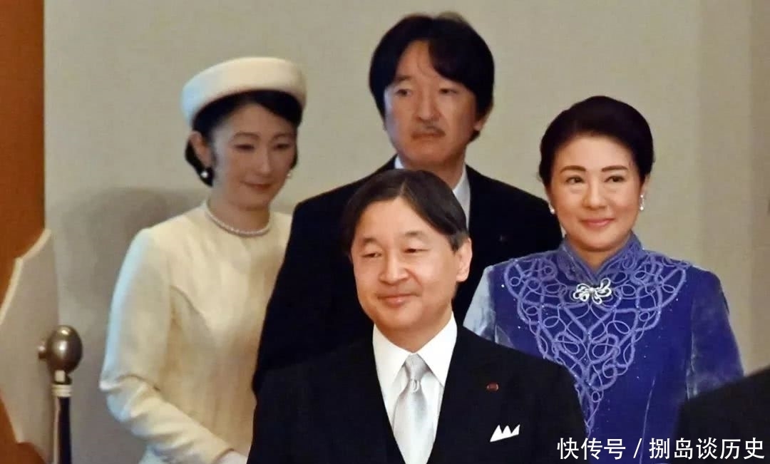 高贵|29岁真子公主聆听演讲，气质向雅子皇后靠近，冷艳中带着高贵感