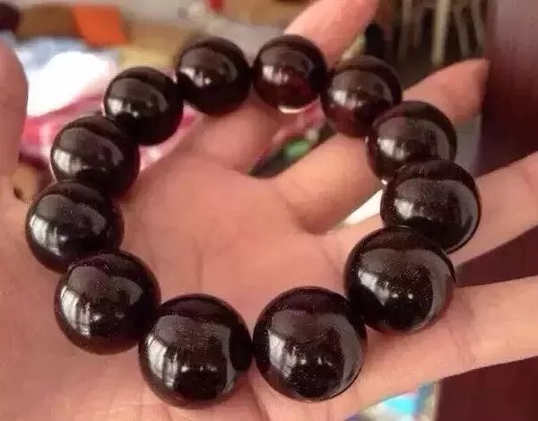 精髓|“亮了盘,涩了放”,小叶紫檀盘玩的精髓1分钟掌握!