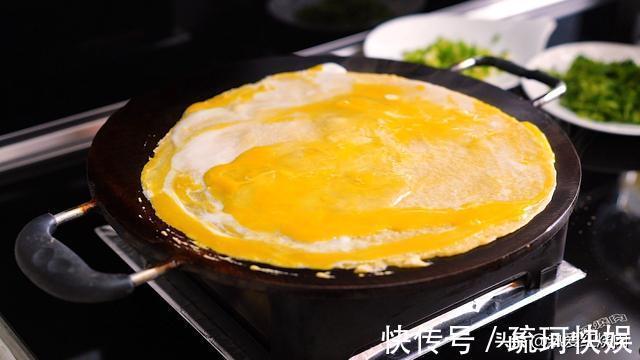 鏊子|我家早餐就爱吃它，调点面糊就能做，注意这几点包您一次就成功