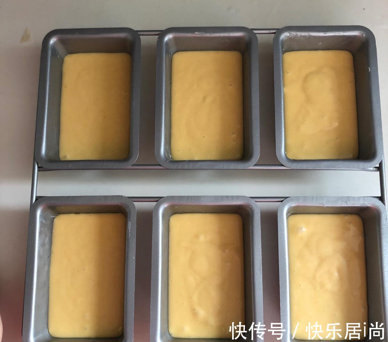 不加一滴水,用牛奶和鸡蛋做成的小面包,好吃又营养,奶香味十足!