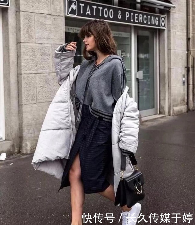 冬天|半身裙+羽绒服,冬天这样穿,好看显瘦与保暖都可兼得