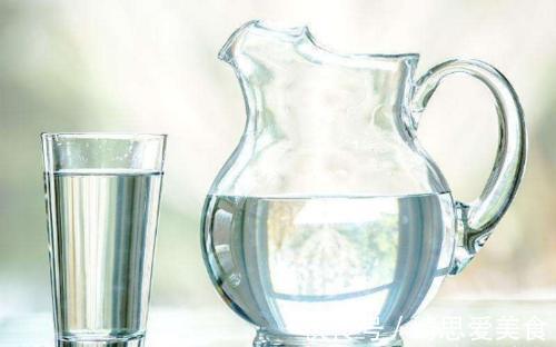 千滚水|隔夜水和千滚水并不致癌,真正致癌的是这种“水”,每天都会喝