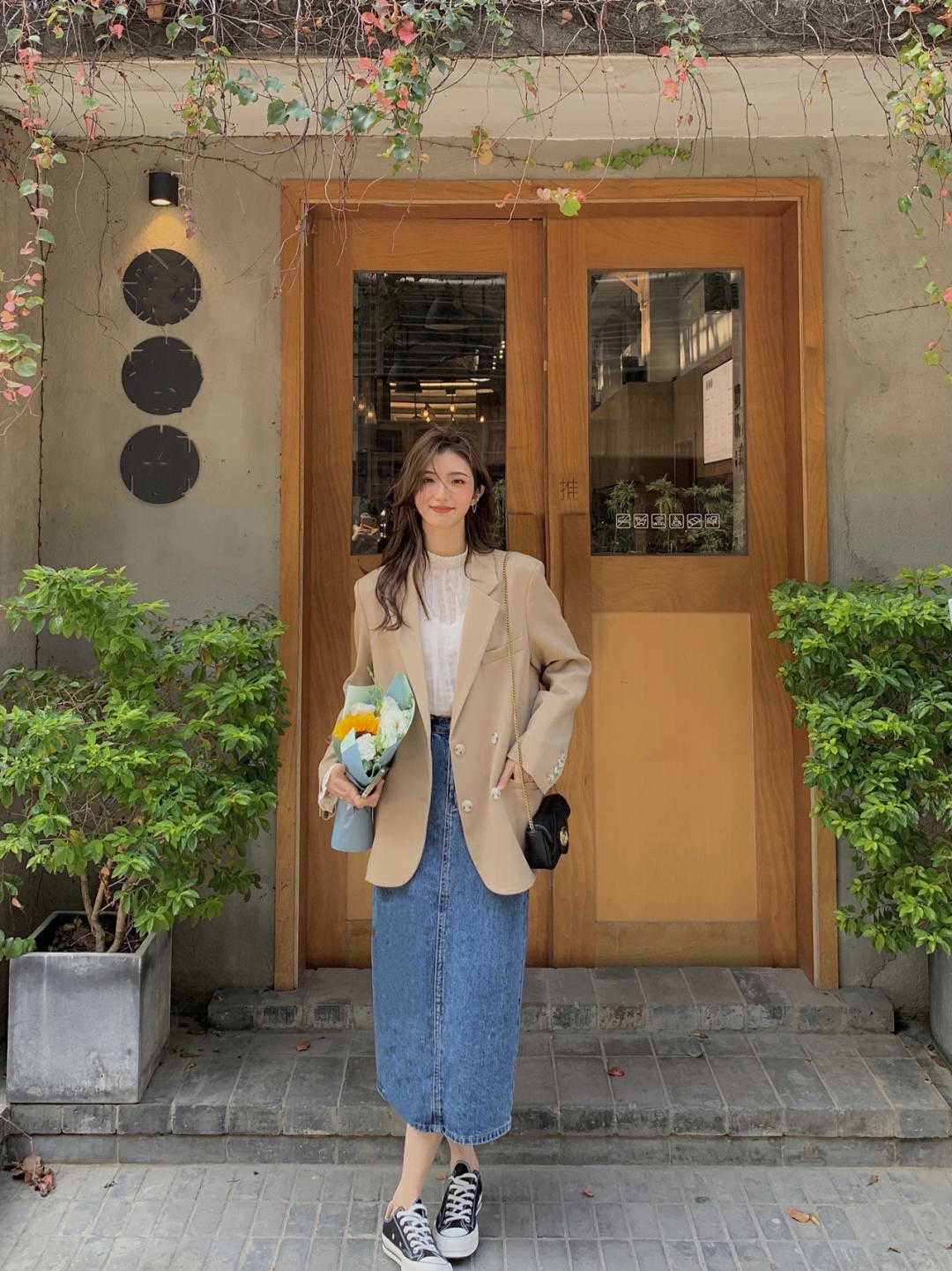 t恤|30+的女生建议多尝试优雅风，针织衫搭配高腰A字半身裙，高级减龄