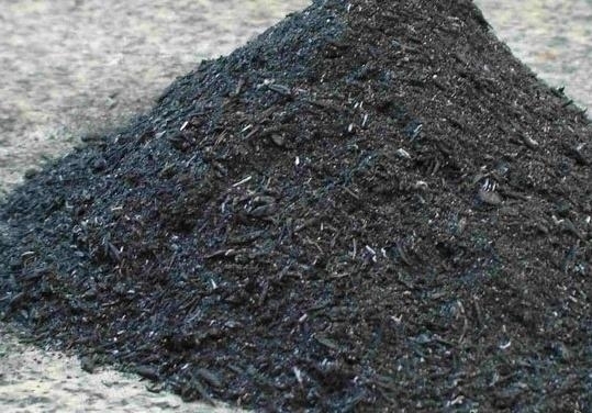 给花“换土”太麻烦丢点“这”3种“玩意”,旧土变成新土!