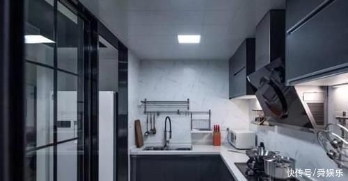 卫生间|买“对称式”户型,坚持沙发不靠墙,全屋多间房,这么装实用!