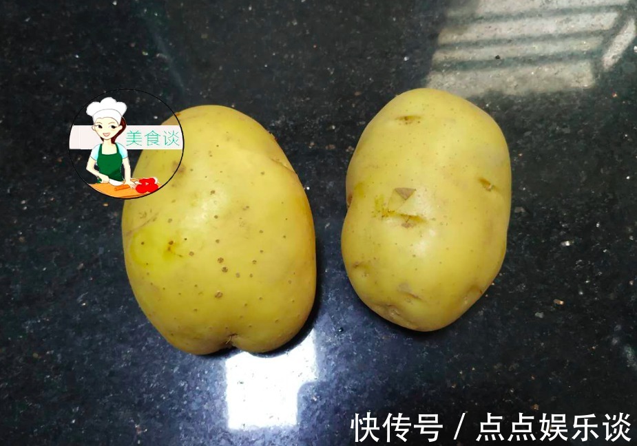 凉拌土豆丝,第一步先焯水就错了,大厨教您一招,土豆丝爽脆不黑