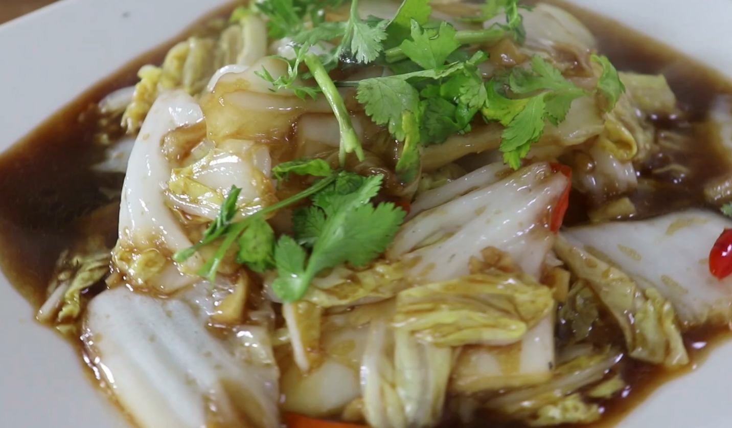 白菜怎么炒好吃,简单家常的做法,我家一周吃6次,上桌就光盘