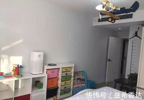 卫生间|老公不听劝非要在门口砌半堵墙，装好后发现太实用了，晒晒！