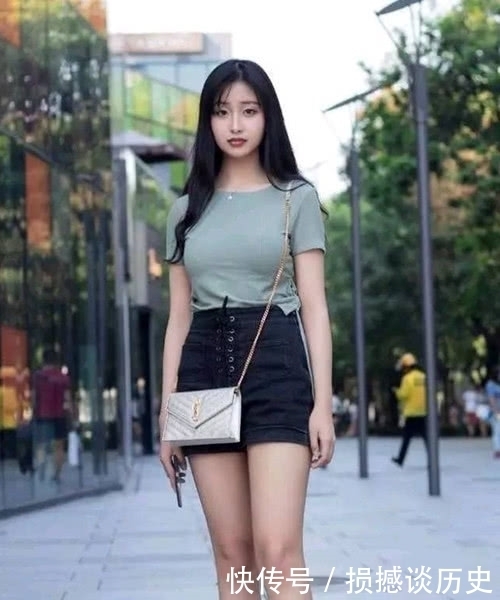 白皙|街拍成熟气质的美女,肌肤白皙容颜娇美