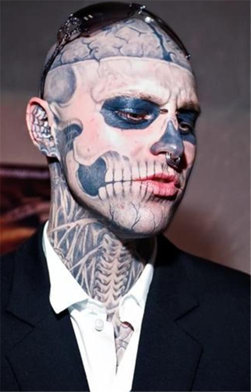 瑞克|他花3年把“人骨”纹遍全身,走红后却黯然自杀,这就是艺术么