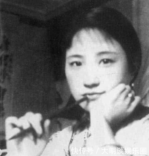 外交|她17岁当外交翻译,为嫁诗人与高富帅离婚,29岁丧夫,55岁成知名