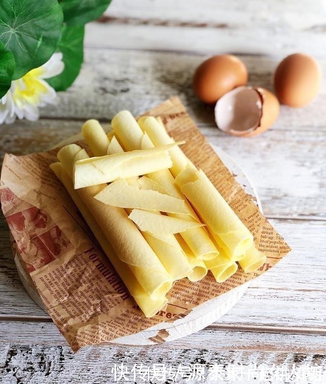 儿子想吃蛋卷，老妈这样做，十分钟做了一大堆，儿子说比买的好吃