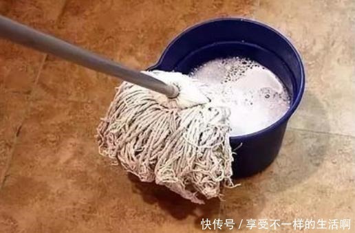 拖地时用这东西，易清洁又除菌，一周不打扫都能保持干净整洁！