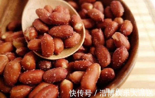 冷锅凉油|炒花生米,先倒油就错了!多加1步,花生米更酥脆,放1周都不回潮