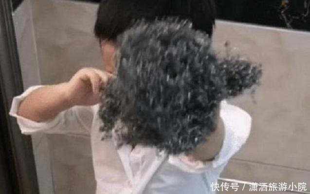 宝妈|儿子想帮爸爸搓澡遭拒绝,哭着找妈妈告状,妈妈无奈换谁都拒绝