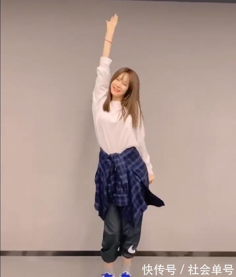 du沈梦辰跳《青你2》主题曲，不仅撞脸蔡卓宜，还被吐槽体型笨重