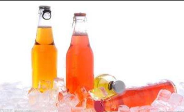 运动能力|天气炎热出汗多,可以多喝功能性饮料吗?