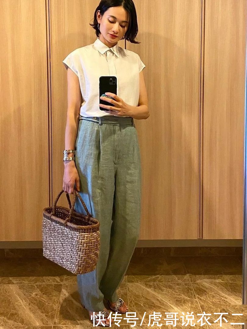 能将基础色穿得这么高级，我只服她，这才是成熟女人的穿衣典范