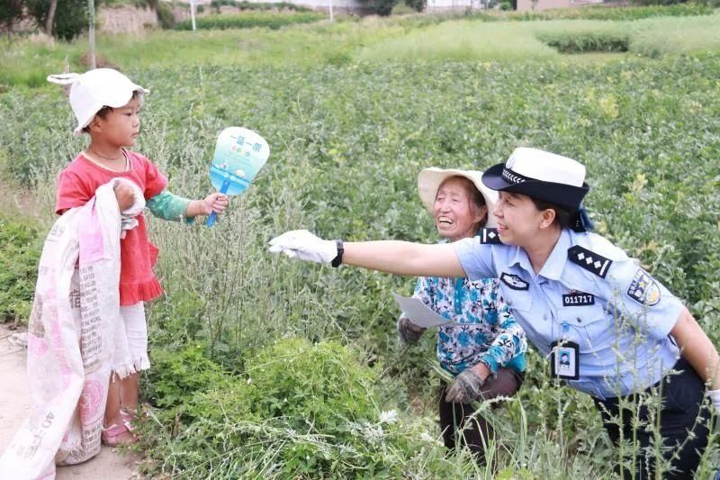 警队|记者节，致警队里的小编们！