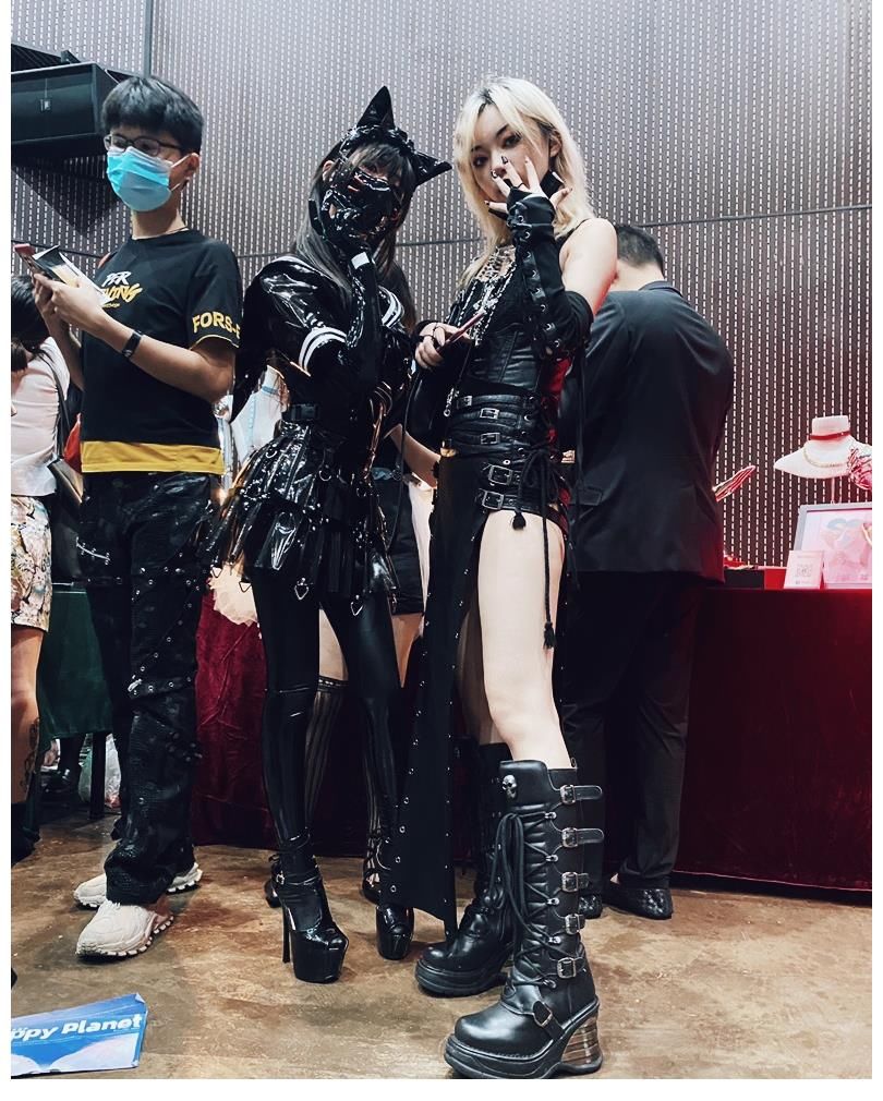 和皮上组织的大家终于来参加非凡集市啦