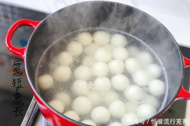 人参|这菜被誉为“植物人参”,搓成丸子煮1锅,丝滑绵软,香甜又热乎