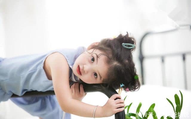 三年级学生不自信?父母只是学了3招,正面引导孩子,孩子变自信