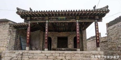 自刎|此人被斩之日,人民纷纷跪拜送别,刽子手也挥刀自刎!