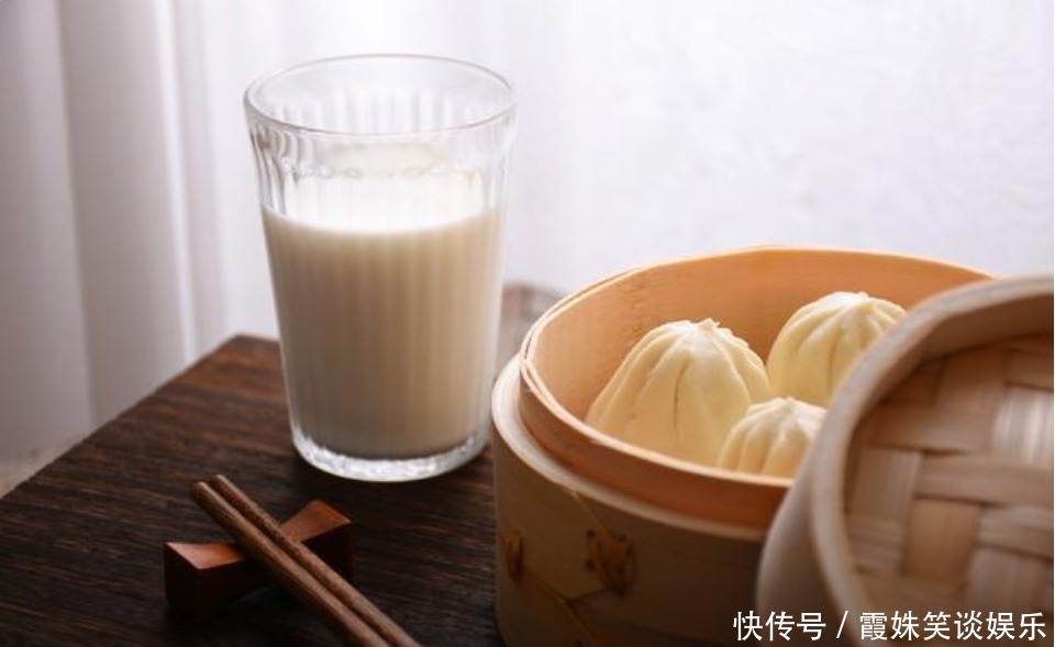 教你牛奶的正确喝法,不然营养全浪费,连白开水都不如了