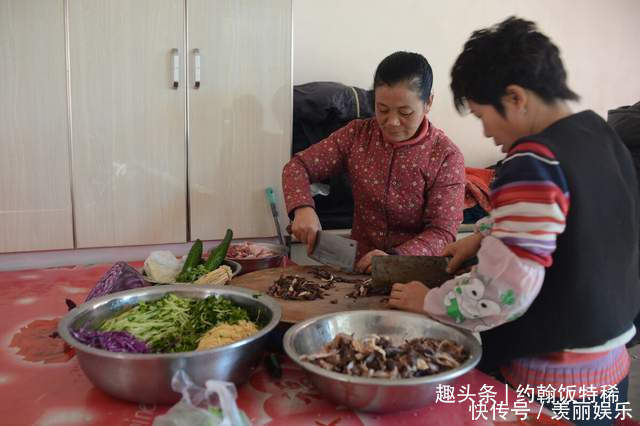 东北的“4大硬菜”，外地人表示“下不去嘴”，本地人却吃着贼香