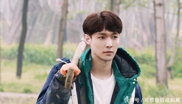 何老师 坐船不“老实”,遇绯闻女友不蹭热度,求求流量咖们学学张艺兴吧