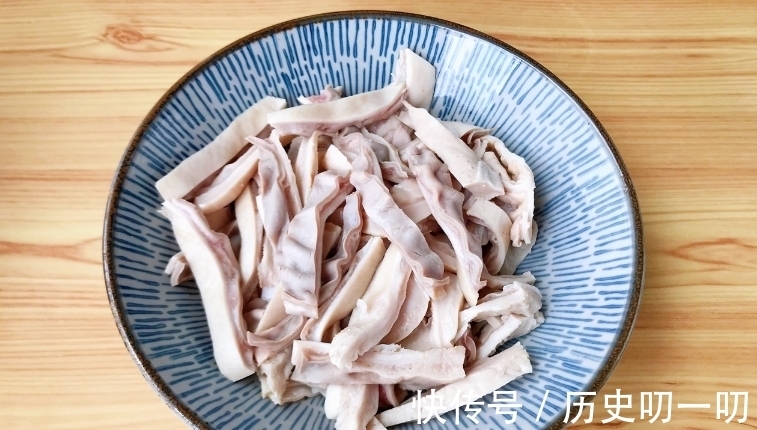 解馋|立秋后,用猪肚这样做菜,爽口开胃又解馋,分享做法和洗猪肚技巧