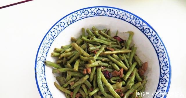 夫妻俩日常晚餐,三道家常菜,简单却不失营养,花钱不多吃得舒服!