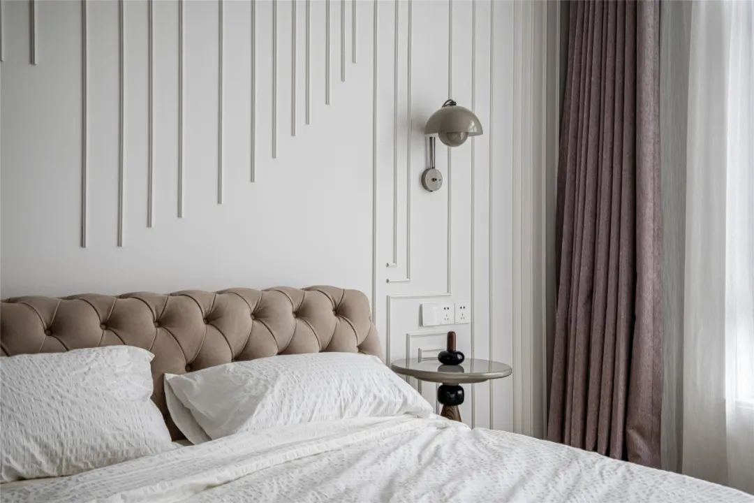 布置|210㎡简约大平层,淡雅温馨、绿植装饰,生活文艺舒适