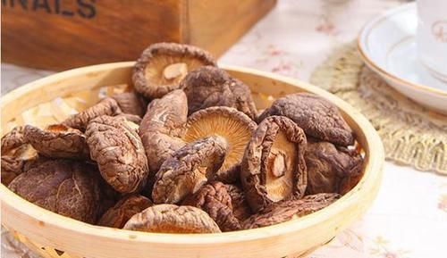 食物|想长寿要先排毒，多吃三种食物，排毒护肤，滋阴补阴，增强记忆力