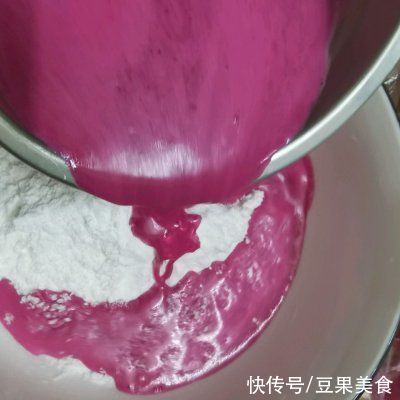 月饼|简单几步做好一盘丑丑的糯米糍月饼，快速搞定一餐饭