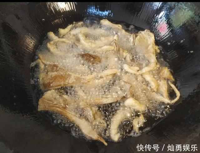 干炸|做干炸蘑菇,学会这个口诀441.5,不管蘑菇还是茄盒,嘎嘎香